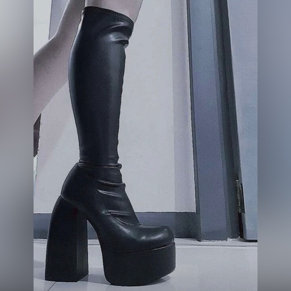 High platform boots - Picture 5 of 7